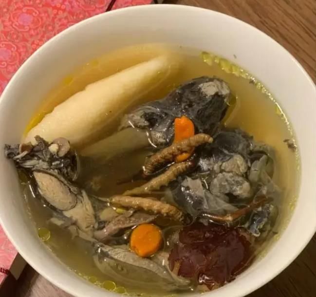 冬蟲夏草和哪些食材可以一起煲湯？