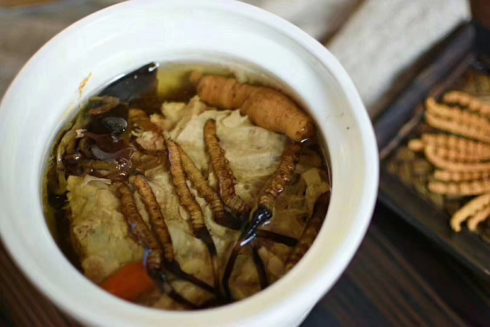 冬蟲夏草怎么食用？