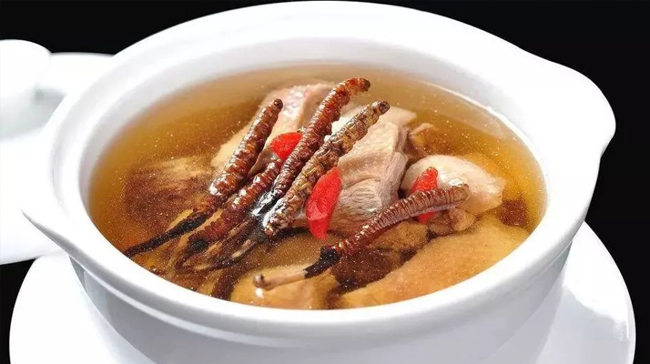冬蟲(chóng)夏草煲湯的最佳季節(jié)，喝對(duì)事半功倍