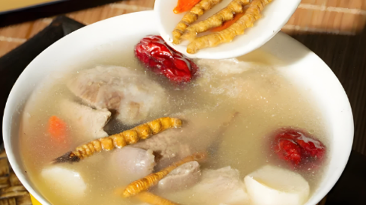 吃鮮冬蟲(chóng)夏草會(huì)臉過(guò)敏嗎？